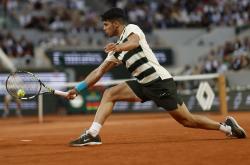 lol转区-美国网球队血洗欧洲网球队，阿尔卡拉斯绝境逆转的简单介绍