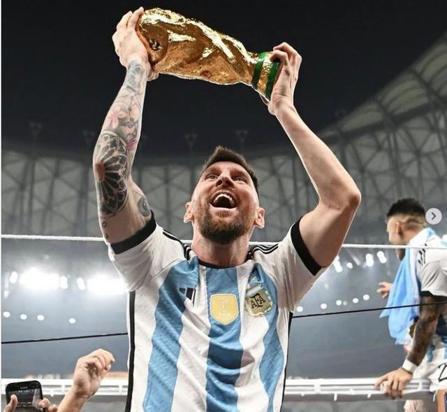 关于世界国际足球明星杯：C罗梅西两将并肩出战，在赛场上风生水起的信息