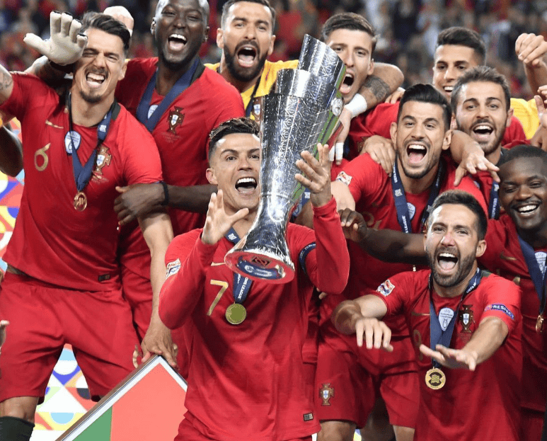 欧洲足球锦标赛中球队实力得到体现，表现出色