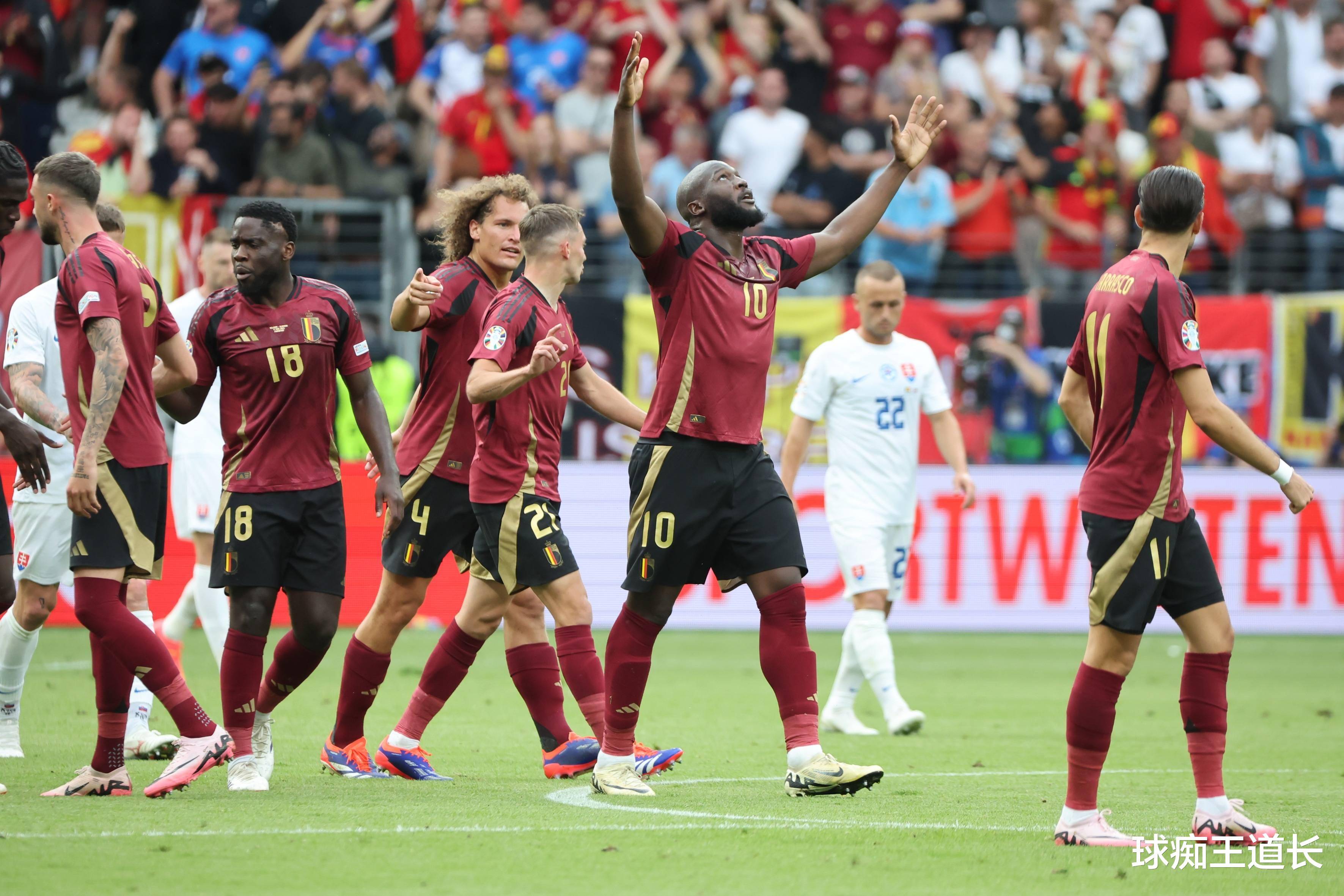 欧预赛热身赛精彩纷呈，球员状态备受关注