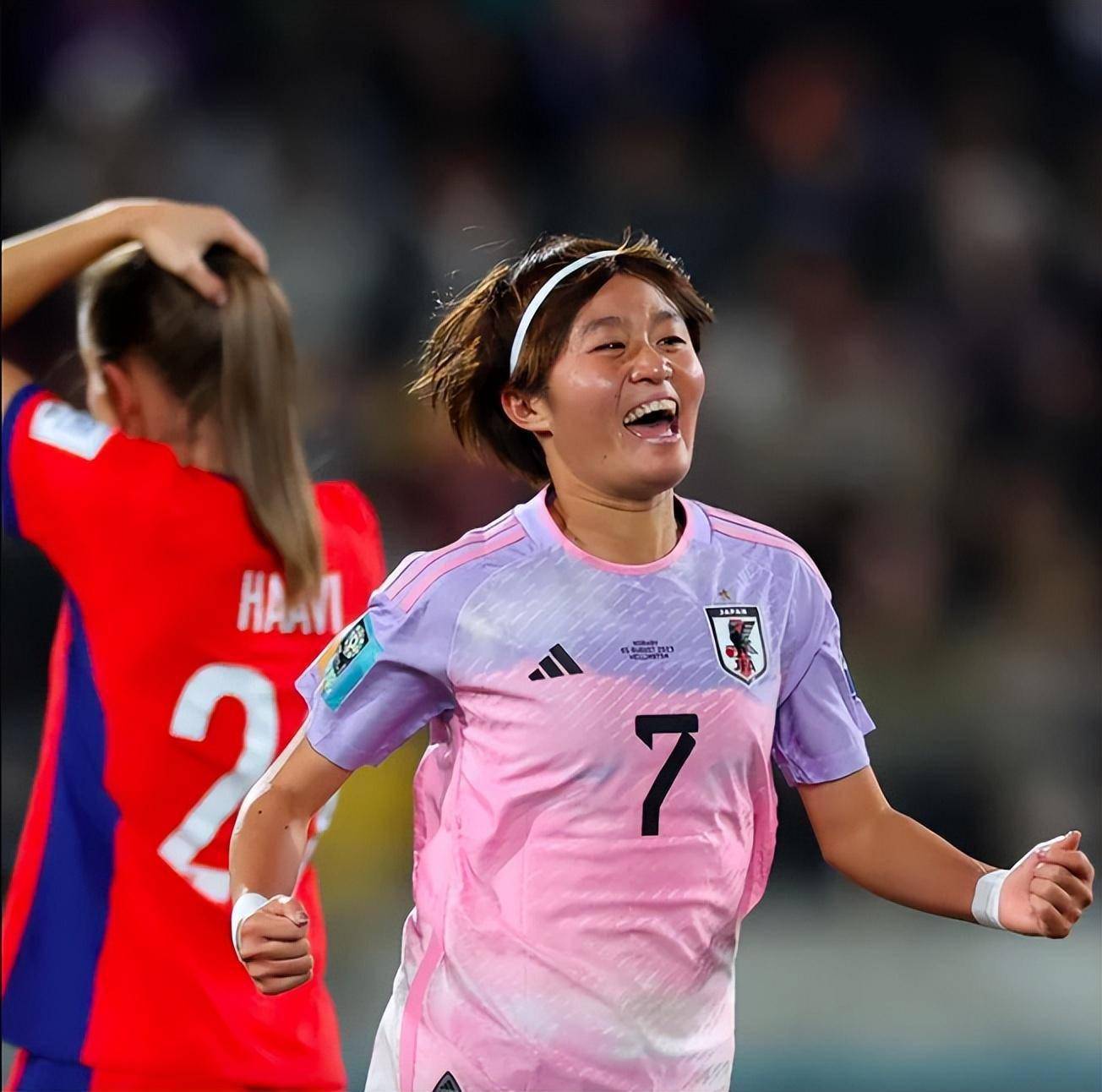 WBG险胜TL,Keria成为全场焦点八强赛3:1(广州) WBG险胜TL,Keria成为全场焦点八强赛3:1(广州)