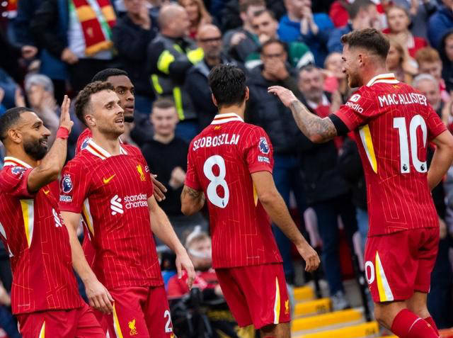 包含曼联球员集体表现火爆，实现连胜的词条