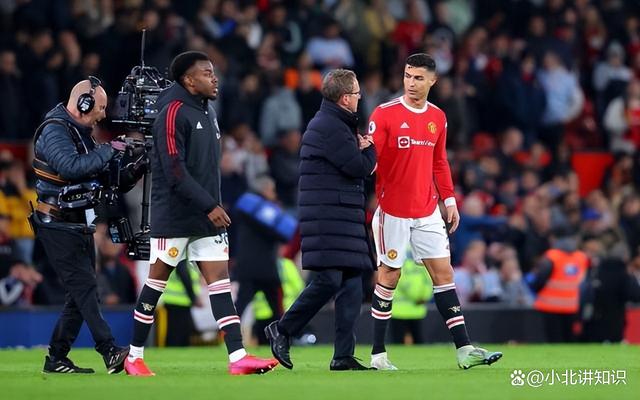 包含银靴得主发现足球让她更加自信的词条 包含银靴得主发现足球让她更加自信的词条