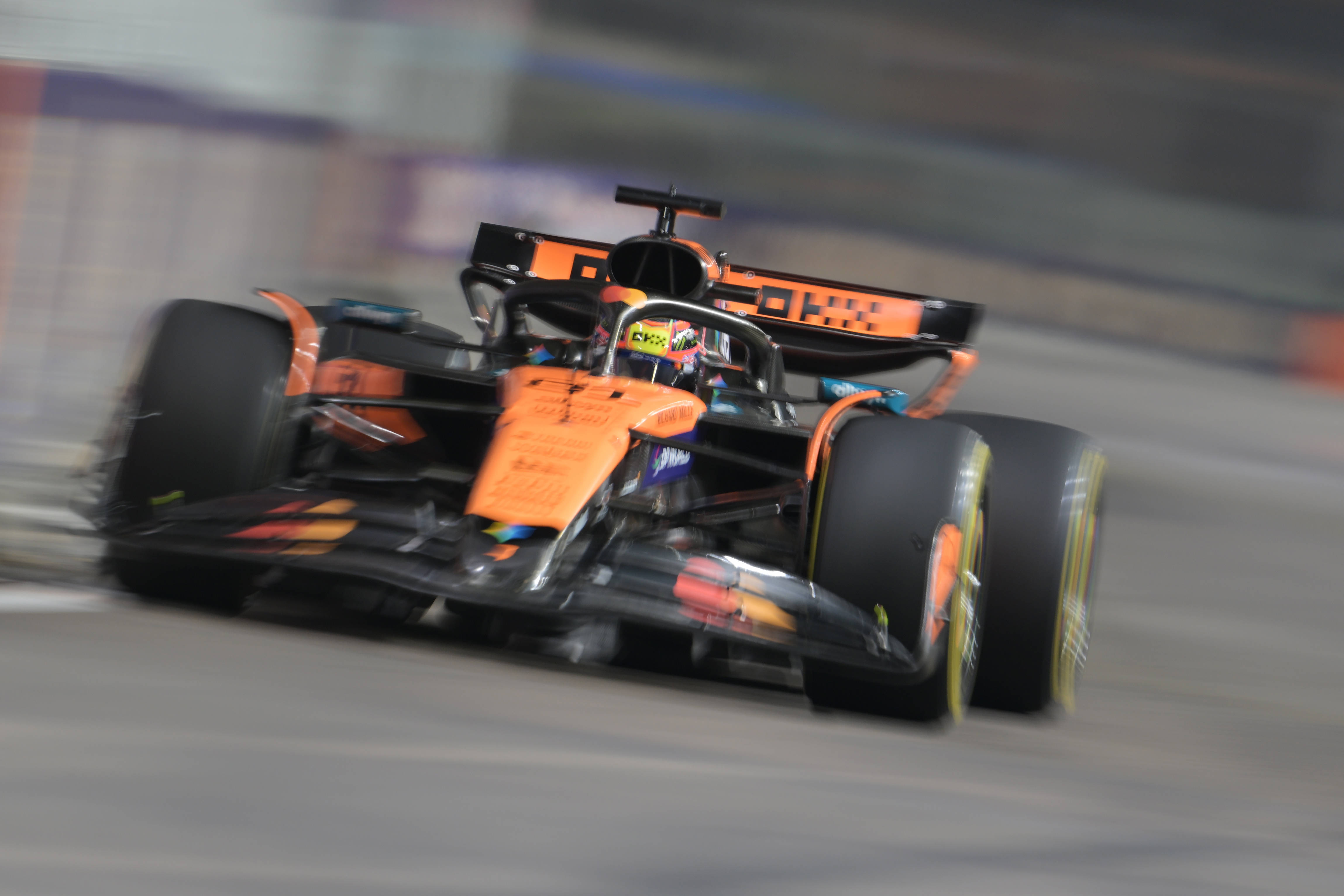 包含阿斯顿马丁轻取红牛车队,汉密尔顿刷新纪录的词条 包含阿斯顿马丁轻取红牛车队,汉密尔顿刷新纪录的词条