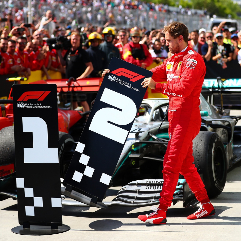 包含阿斯顿马丁轻取红牛车队,汉密尔顿刷新纪录的词条 包含阿斯顿马丁轻取红牛车队,汉密尔顿刷新纪录的词条