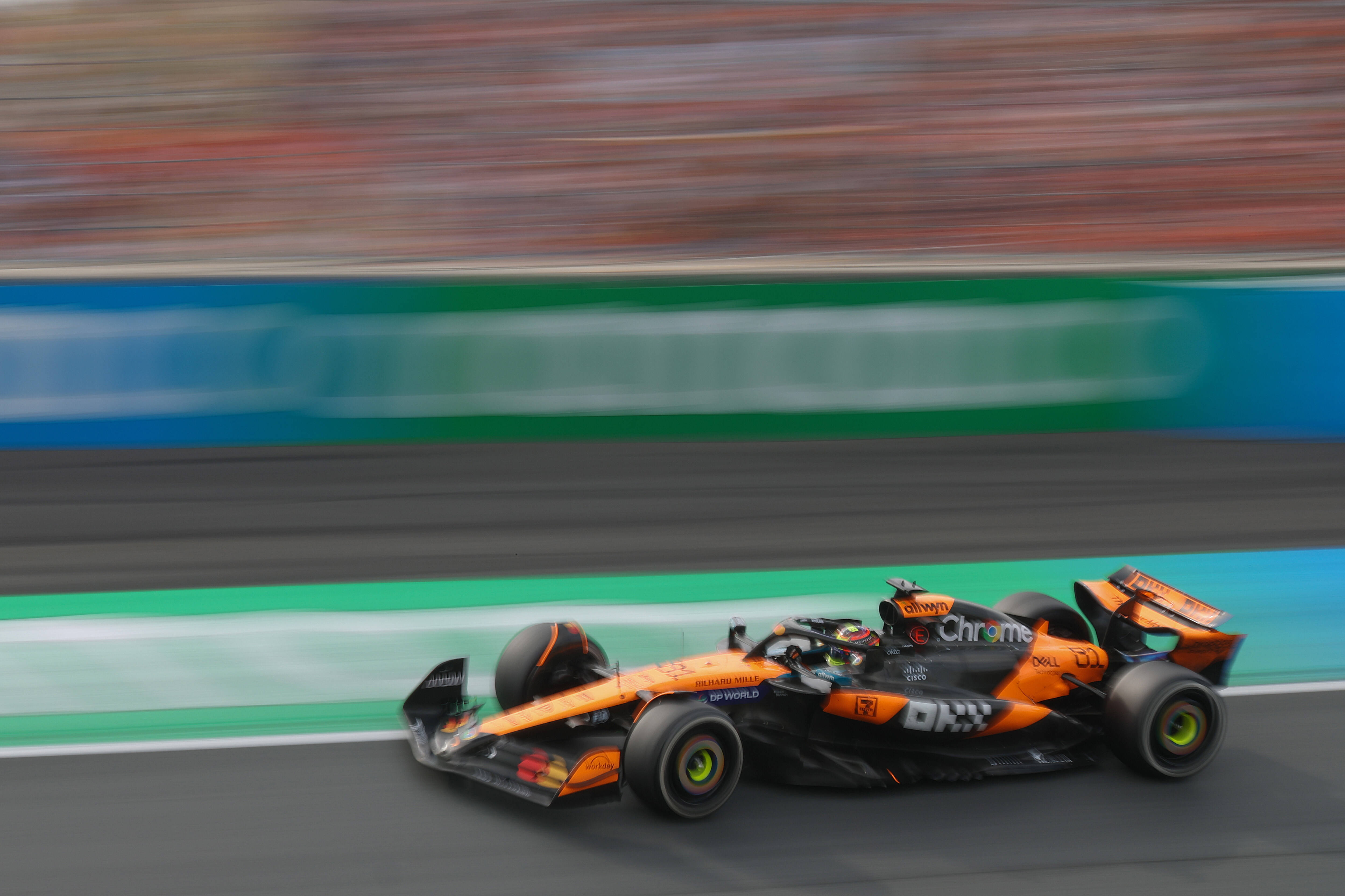 雷诺车队逆转红牛车队，皮亚斯特里刷新纪录